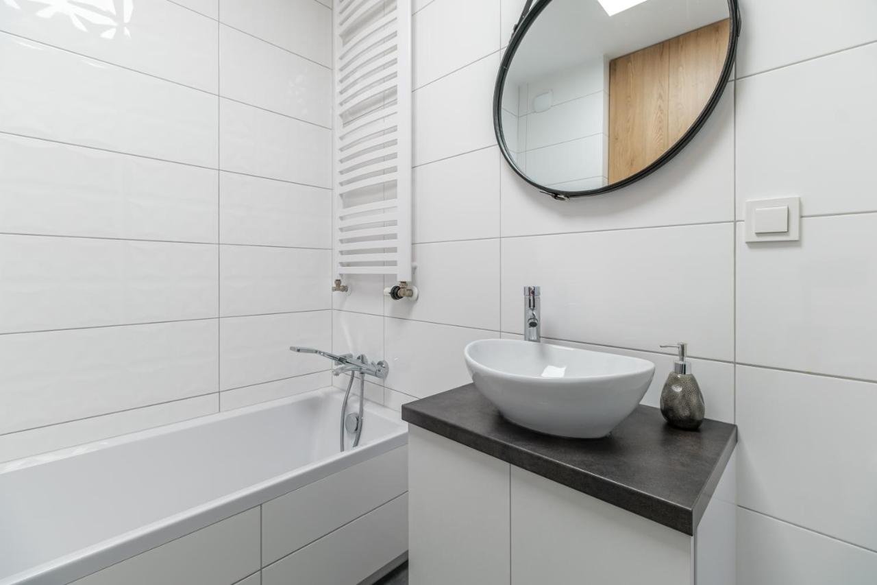 Warsaw Inside Business Centre Apartment Exterior photo